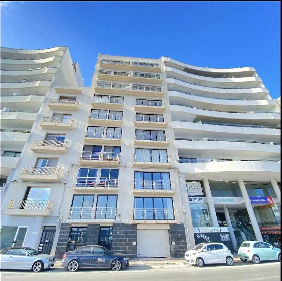 F1 - Modern Two Bedrooms Flat Sea View, St Julians San Giuliano